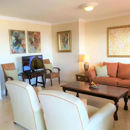 Penthouse Bermuda 4 *