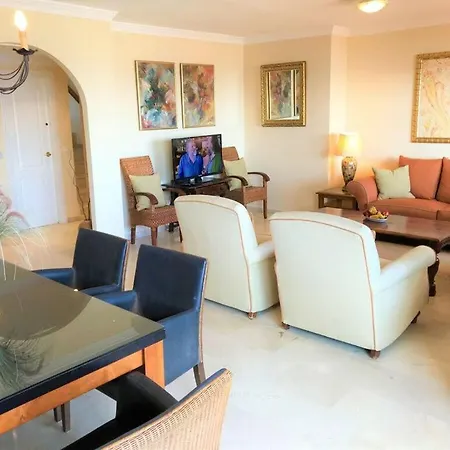 Penthouse Bermuda 4 * Estepona